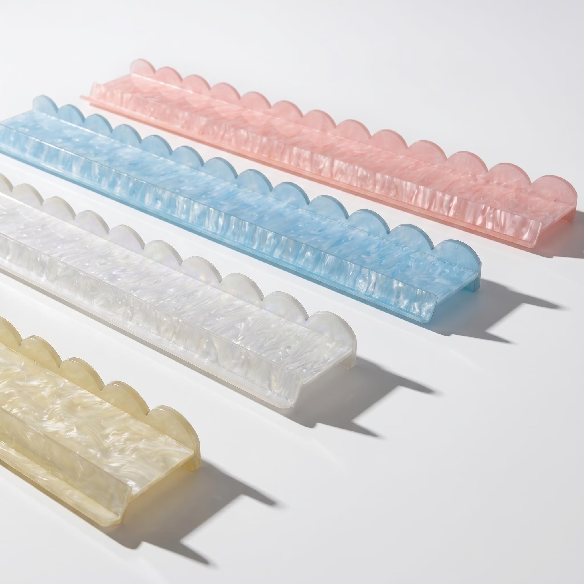 Scalloped Pearl Tile Rack Set